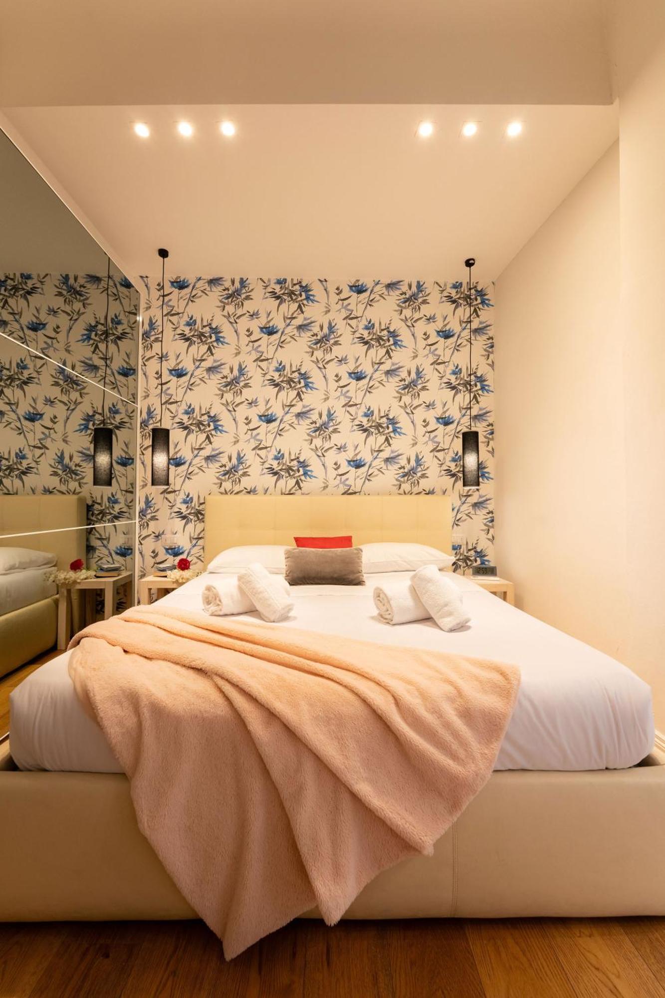 Ta - One Bedroom Luxury Apartment In The Fashion District Florenz Exterior foto